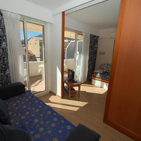 Centre-ville Avec Terrasse, Climatisation Et Parking - Fr-1-196-191 Daire