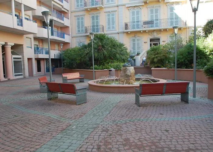 Centre-ville Avec Terrasse, Climatisation Et Parking - Fr-1-196-191 * Menton