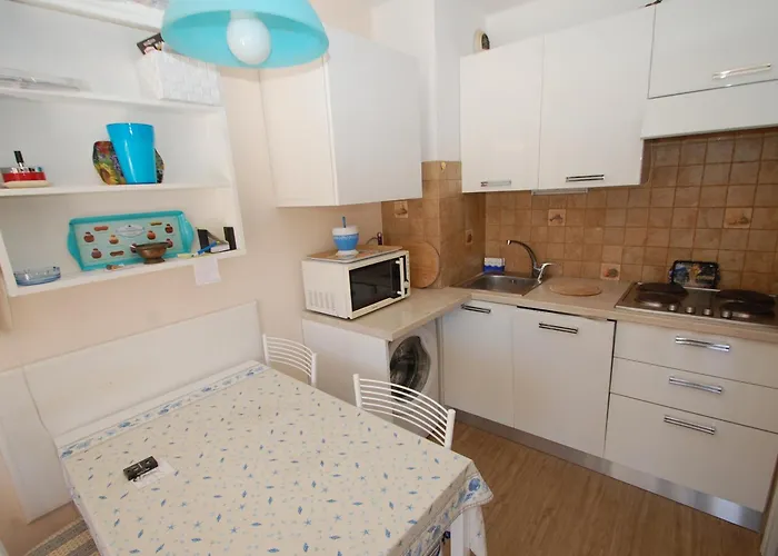 Centre-ville Avec Terrasse, Climatisation Et Parking - Fr-1-196-191 * Menton